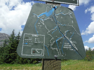 sign post with map of region, only one seen on this hike at the trail head.